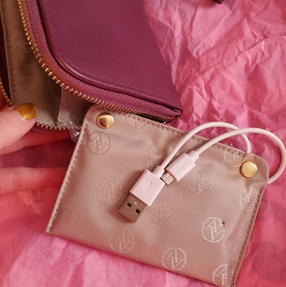 Adrienne Vittadini maroon leather Tech wallet Nwt - Picture 7 of 7